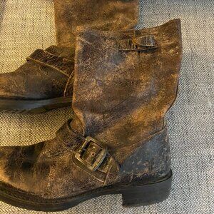 FRYE DISTRESSED MOTO BOOTS SZ 6.5